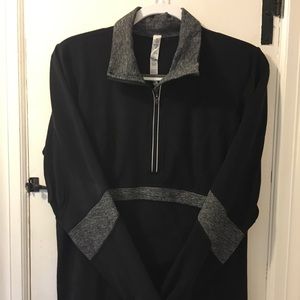 Lululemon 1/2 zip fitted top